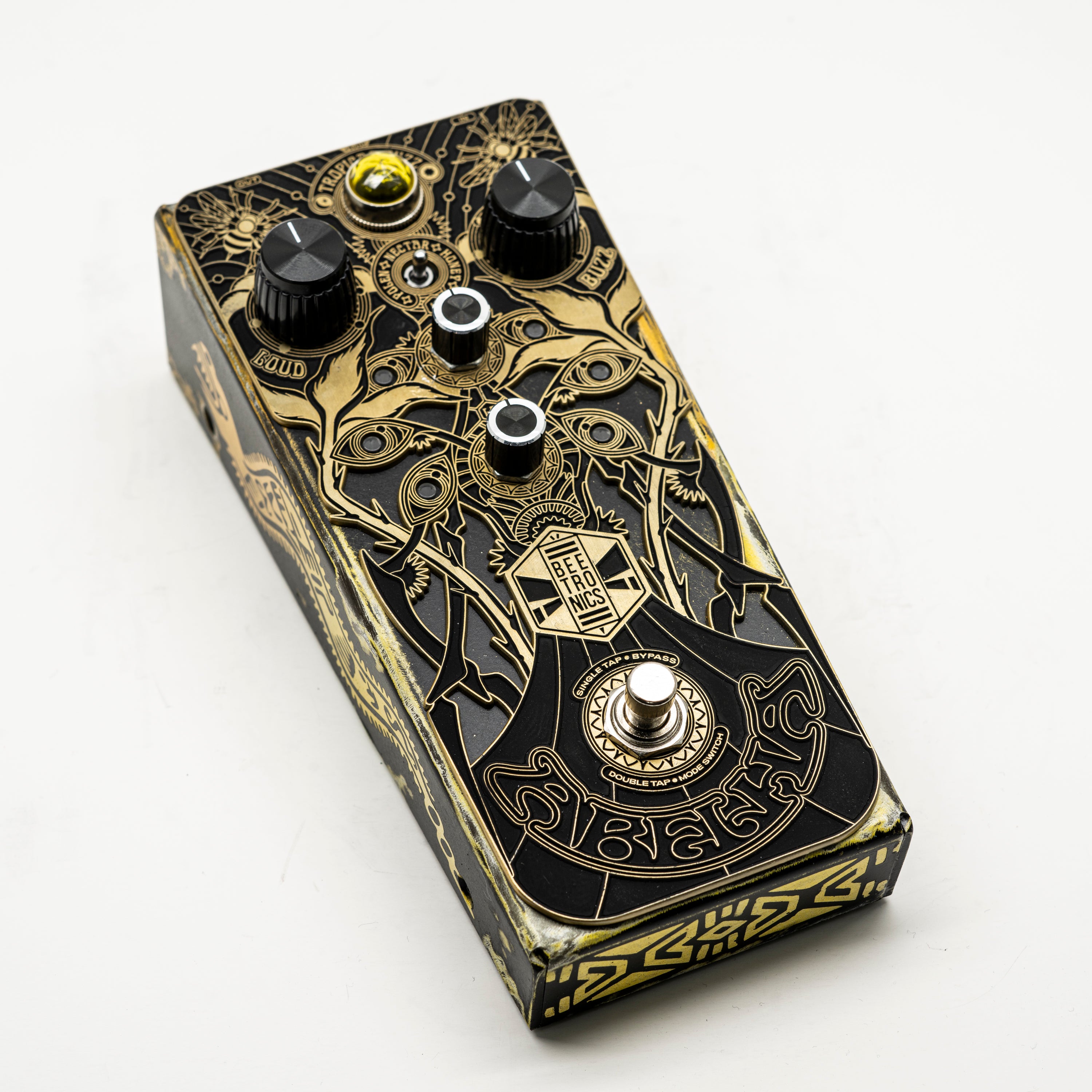 Abelha Tropical Fuzz • Custom Shop • AB0816