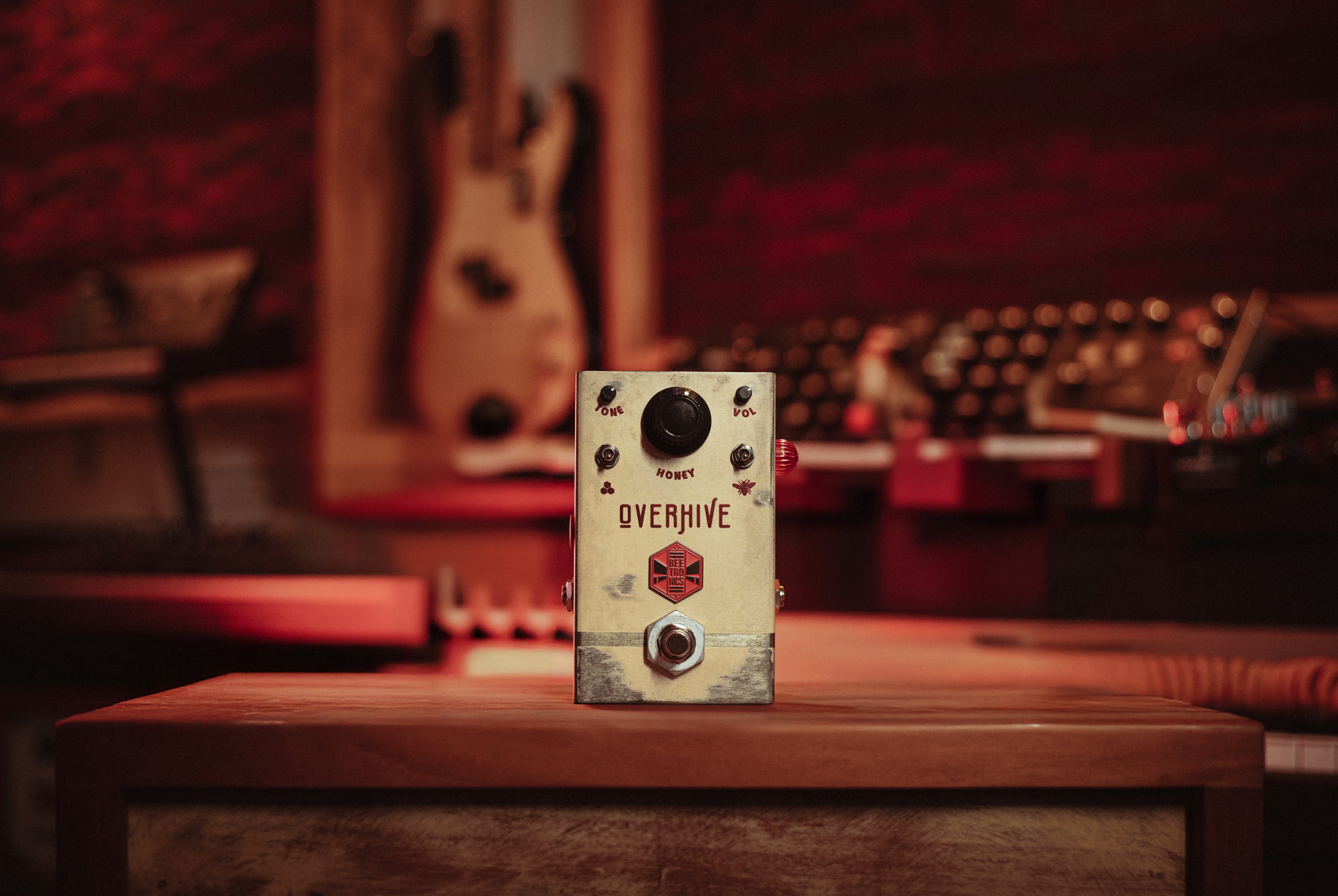 Overhive Mid-Gain Overdrive • Standard Series – Beetronics