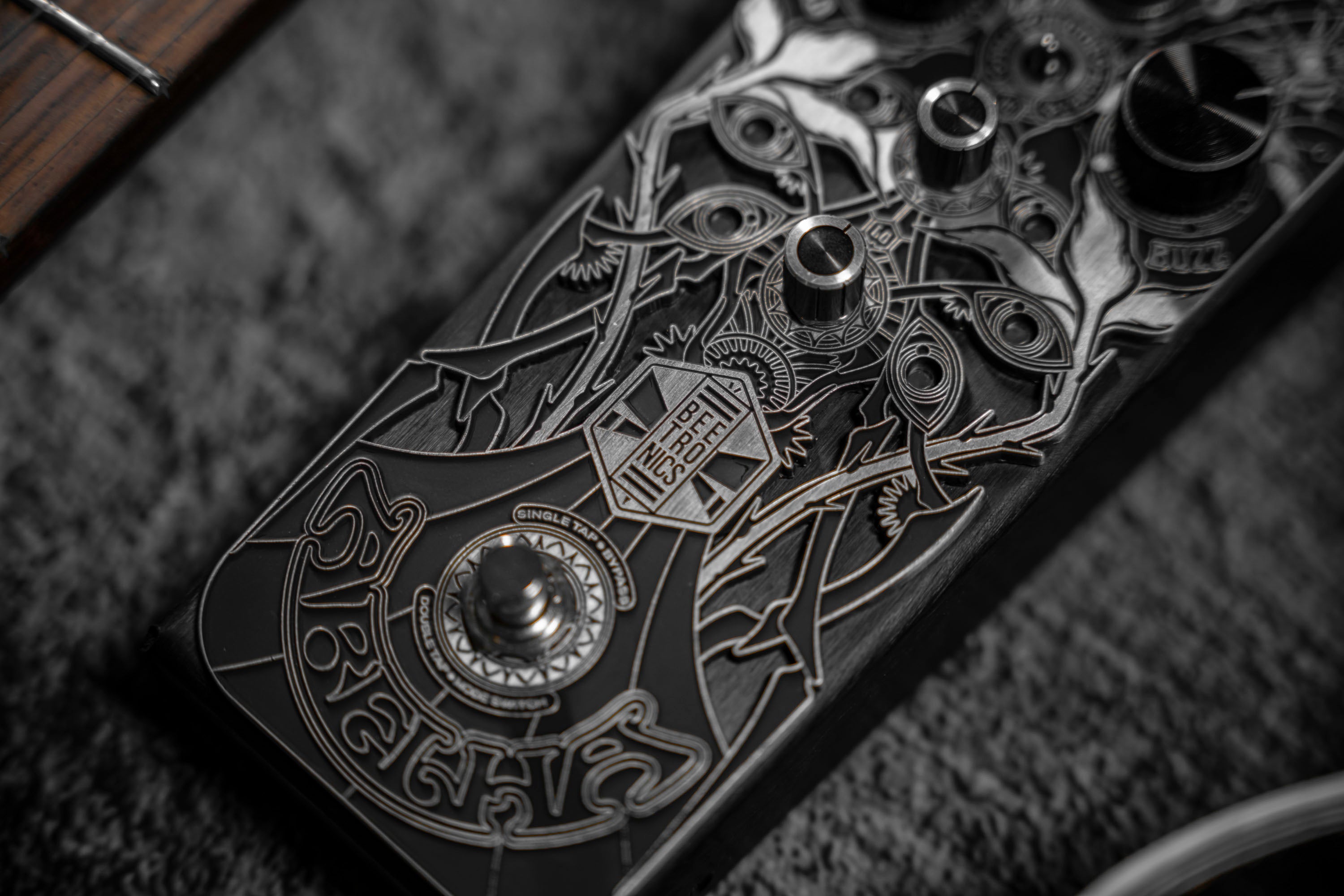 Abelha Tropical Fuzz • Custom Shop AB0088 – Beetronics