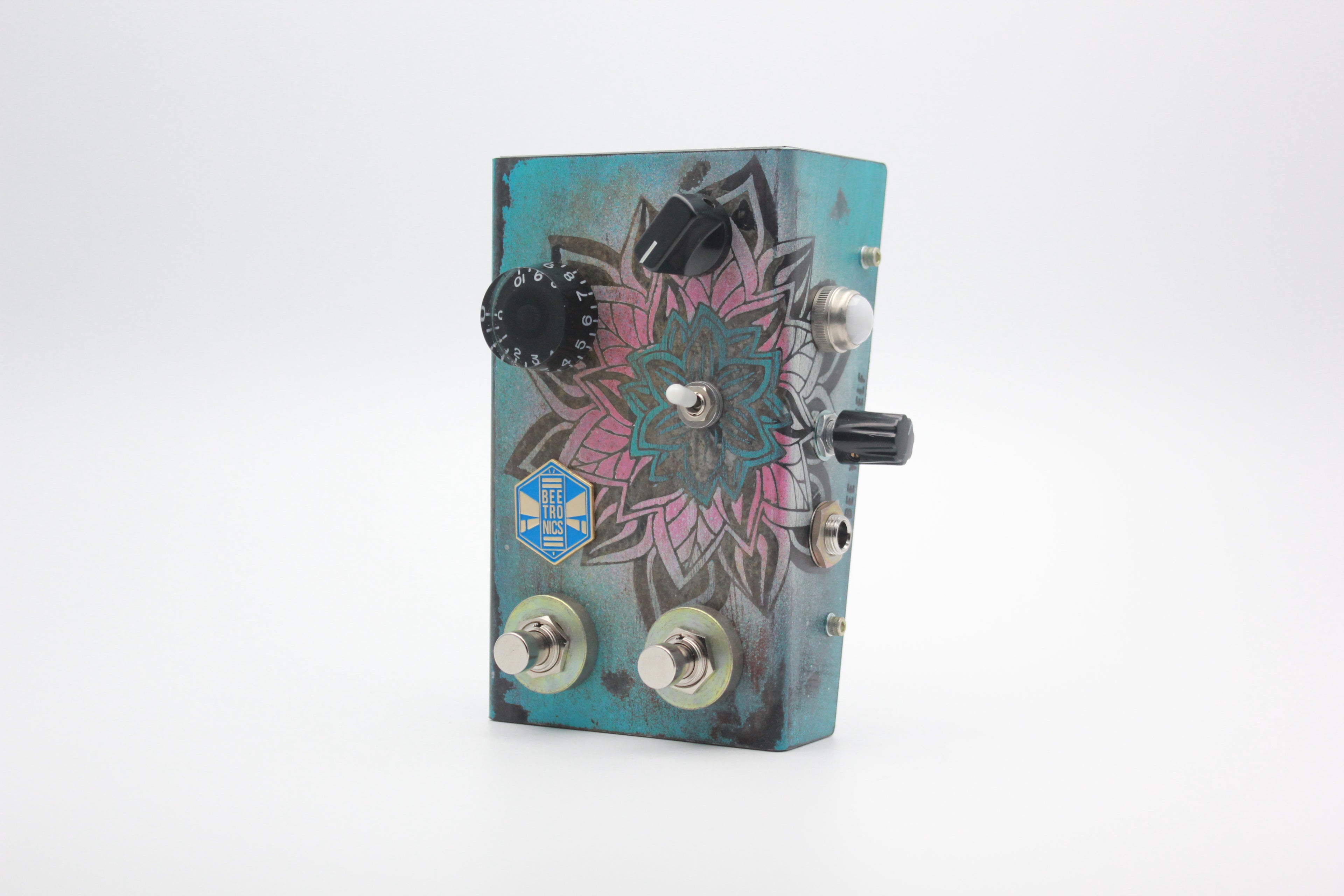 Whoctahell - Lotus &lt;p&gt; Custom Series